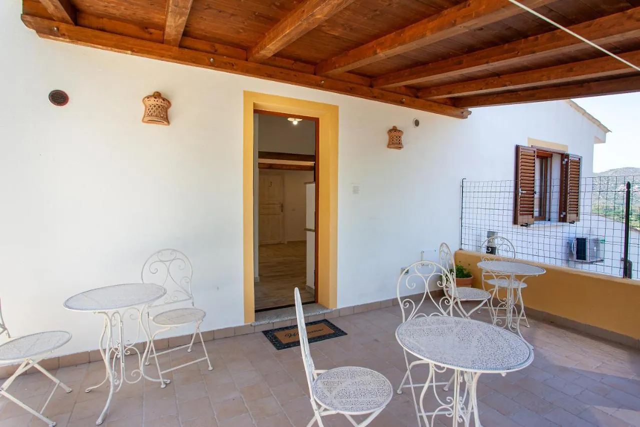 Maison d'hôtes La Casa In Collina - Affittacamere Con Vista Mare Lu Lioni Italie