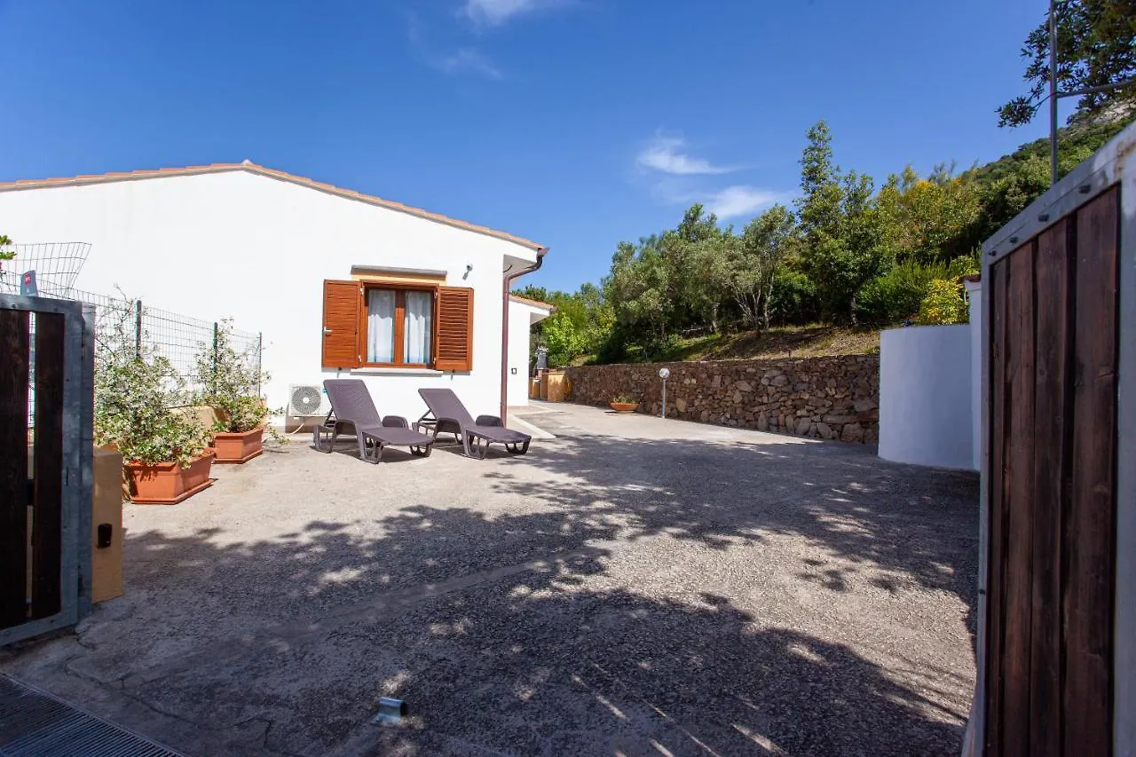 La Casa In Collina - Affittacamere Con Vista Mare Lu Lioni