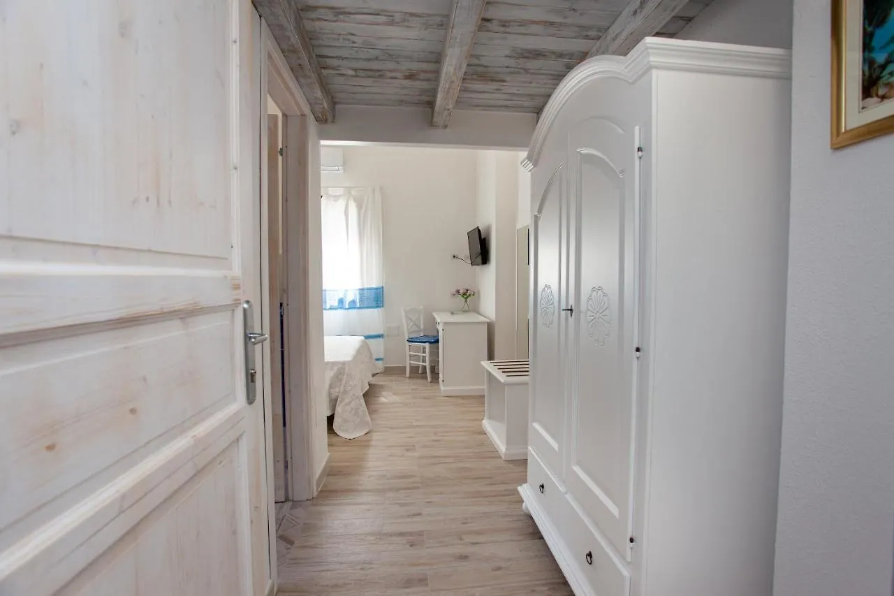 Gasthof La Casa In Collina - Affittacamere Con Vista Mare Lu Lioni