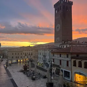 https://ca-garibaldi-rooms.hotelinveneto.com